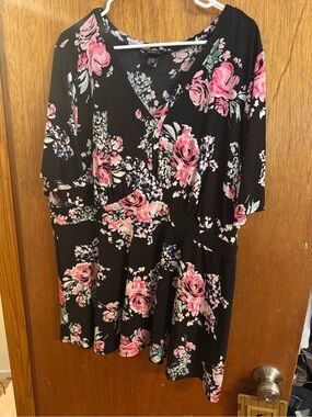 torrid Black V-Neck Tunic with Pink Rose Floral Print